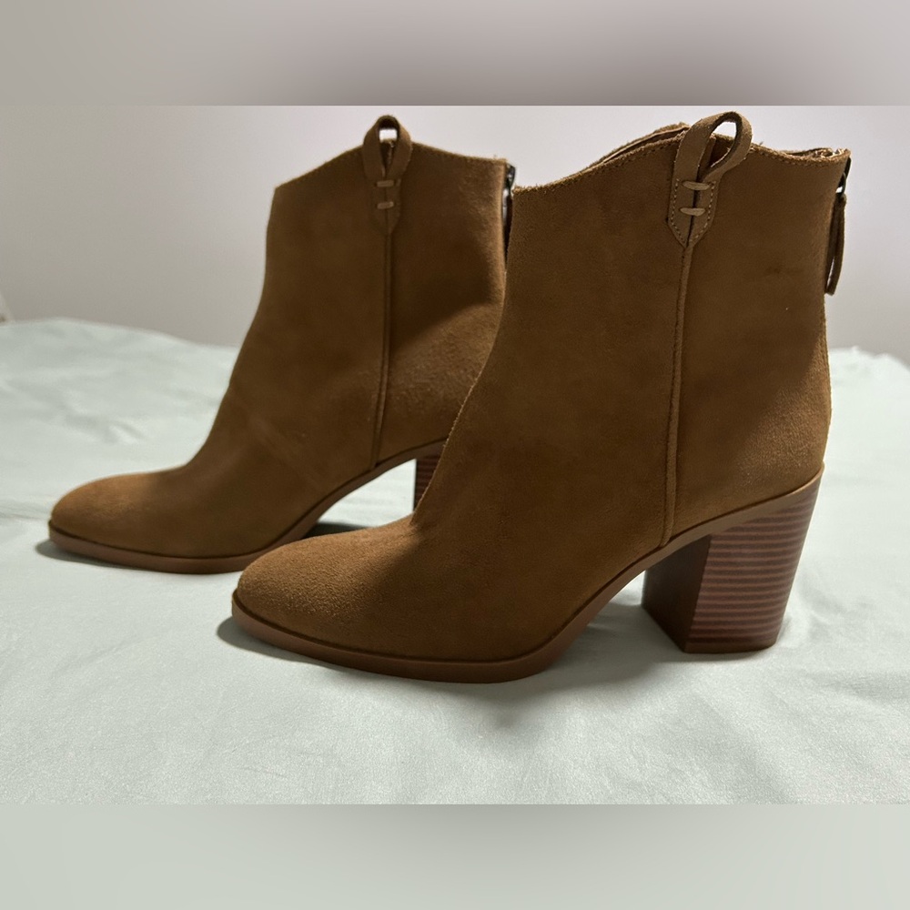 MIA boots 8 1/2